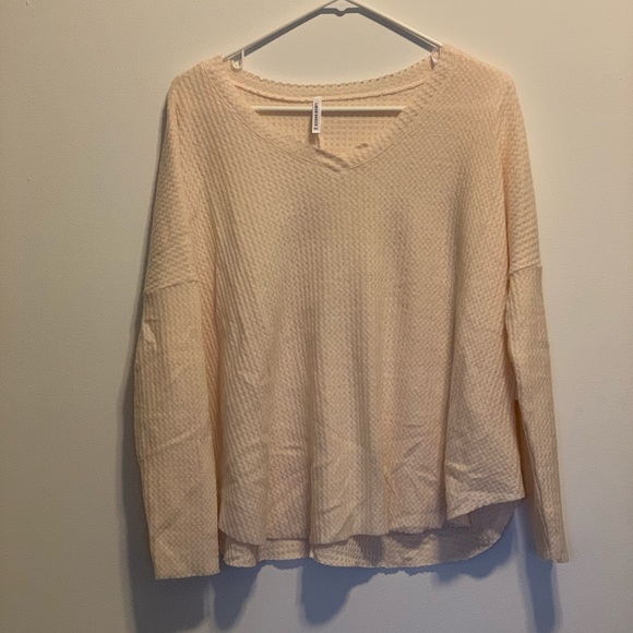 Soft blush knit long sleeve top - Picture 2 of 4
